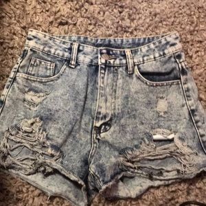 Whitewash jean shorts ripped